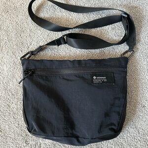 lululemon athletica crossbody bag